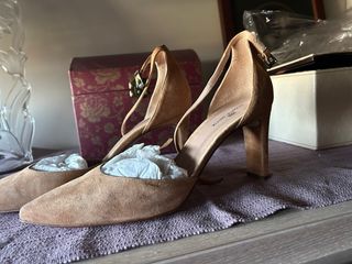 Zapatos de tacón beige talla 41