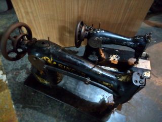 2 Máquinas de Coser Singer