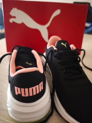 Zapatillas deportivas Puma negras y rosas
