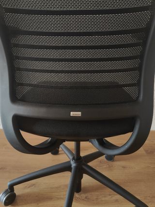 Silla oficina ergonómica Intersthul Hero Negra
