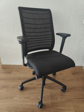 Silla oficina ergonómica Intersthul Hero Negra