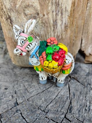 Asinello in terracotta dipinta