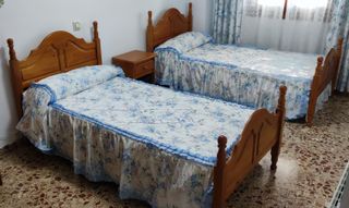 Dormitorio completo de madera