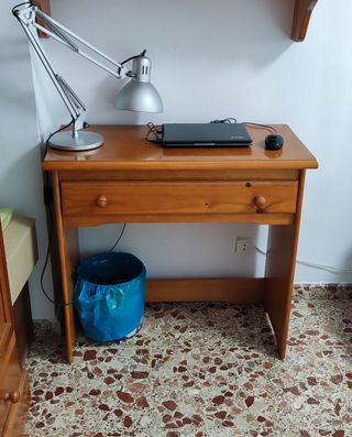 Dormitorio completo de madera