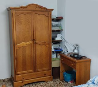 Dormitorio completo de madera