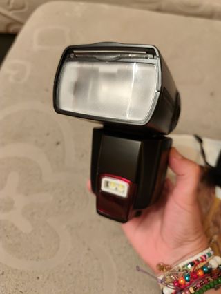 Flash Andoer AD-560II para cámara de fotos.