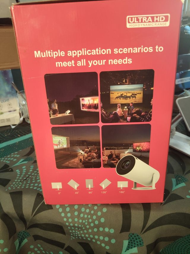 Proyector soglude P30 Max con 2 mandos.