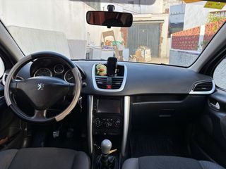 Peugeot 207 2013