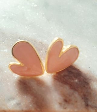 Pendientes de corazón chapados en oro