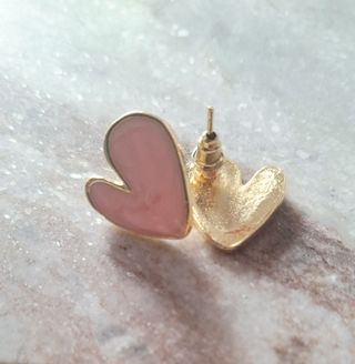 Pendientes de corazón chapados en oro