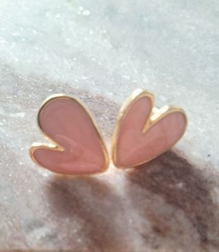 Pendientes de corazón chapados en oro