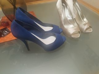Dos pares de zapatos.. 20€