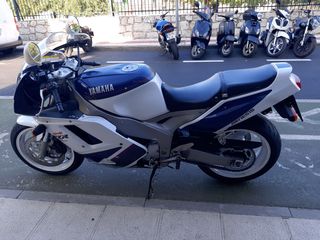 MOTO CLÁSICA EN EXCELENTE ESTADO