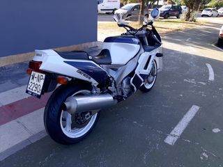 MOTO CLÁSICA EN EXCELENTE ESTADO