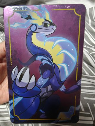 Caja Metálica Pokémon Purpura