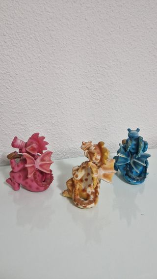 Figuras de dinos concierto