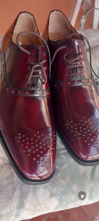 Scarpe eleganti in pelle bordeaux
