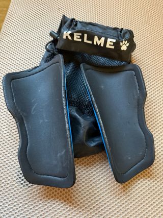 Espinilleras Kelme Azul