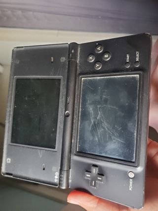Nintendo DSi Black + 4 giochi e matite