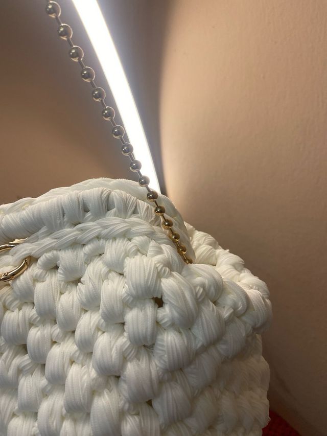 Borsa bianca in fettuccia di tulle