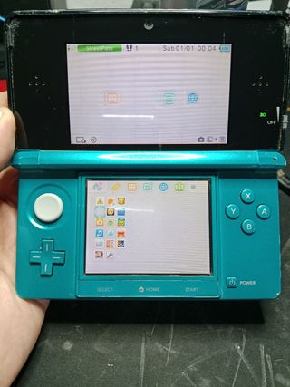Nintendo 3DS Green + caricabatterie + stilo