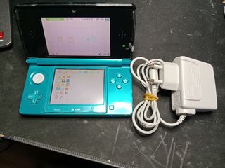 Nintendo 3DS Green + caricabatterie + stilo