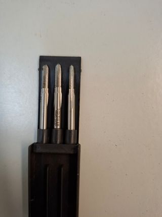 Machos de roscar Völkel M4