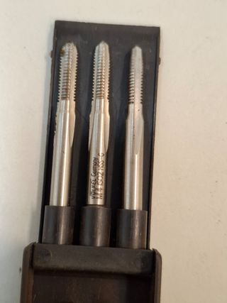Machos de roscar Völkel M4