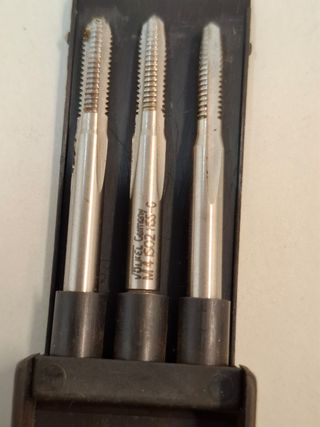 Machos de roscar Völkel M4
