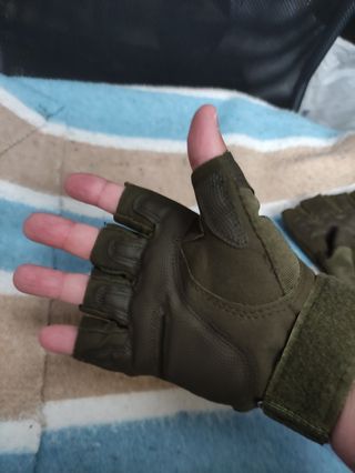 Guantes Tácticos Medio Dedo Verdes