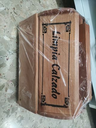 Limpiacalzado de madera