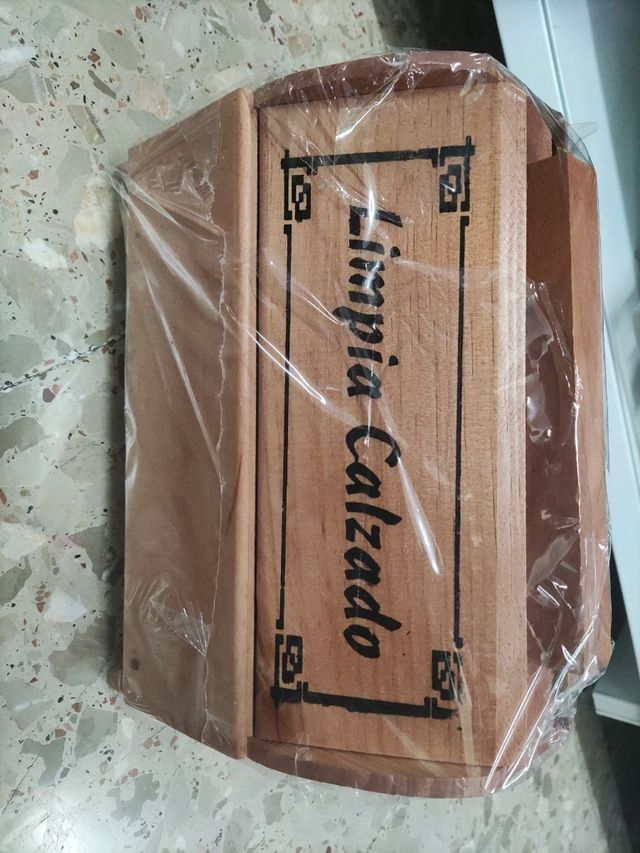 Limpiacalzado de madera