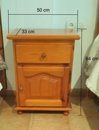 Mesita de noche rústica de madera