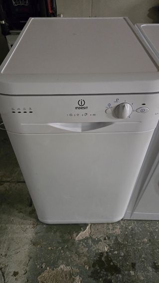 Lavadora y Lavavajillas Indesit