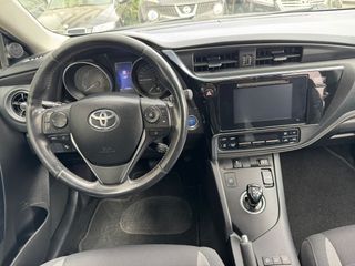 Toyota Auris 2015