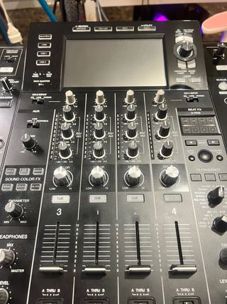 Pioneer DJ XDJ-XZ y su maleta Walkasse