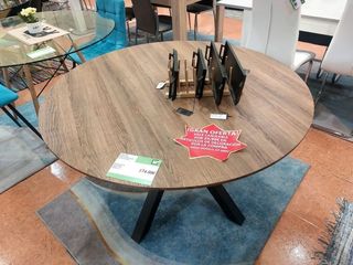 Mesa de comedor de madera con patas negra de 120cm