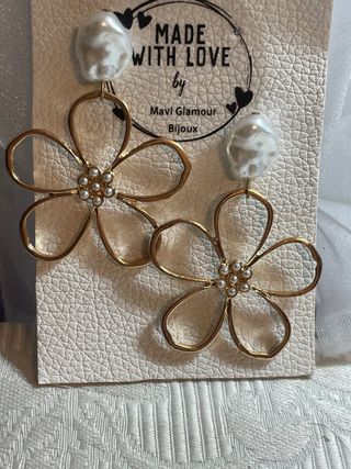 Pendientes flor Grande perla dorados