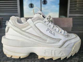 Zapatos Fila Blancos en muy buenas condiciones 