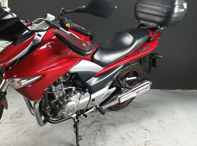 SUZUKI INAZUMA 250 Roja