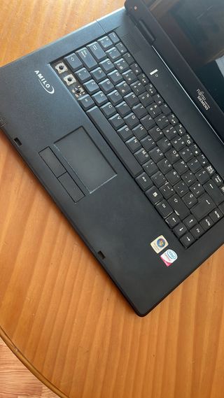 Ordenador Fujitsu Siemens Plata