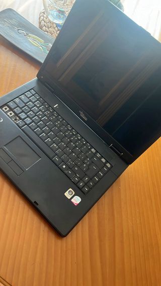 Ordenador Fujitsu Siemens Plata