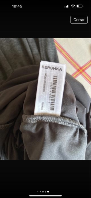 Vestido largo de punto gris Bershka 