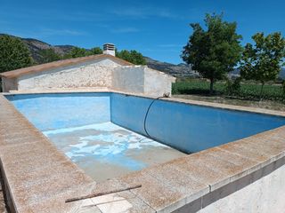 Casa de Campo en Onil con Agua y Luz
