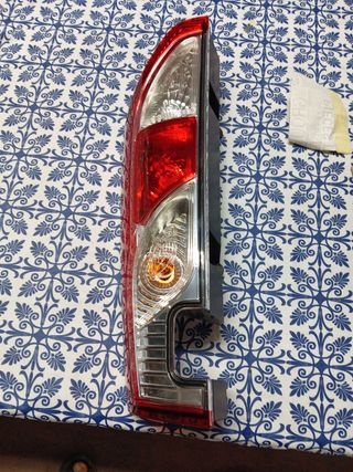 Piloto trasero izquierdo Renault Kangoo nuevo