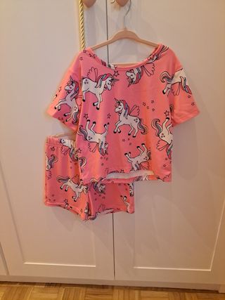 Pijama unicornios talla 6-7 años