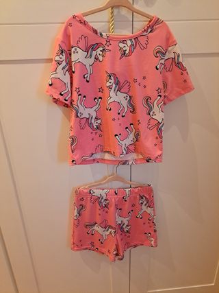 Pijama unicornios talla 6-7 años