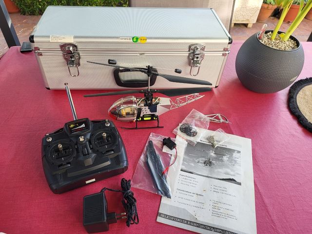 Helicóptero RC con maletín y mando
