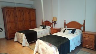Conjunto Habitación Rústica: Armario, Mesitas,Cama