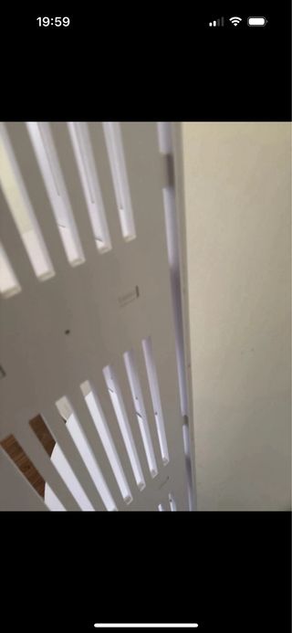 Angoliera bianca in legno